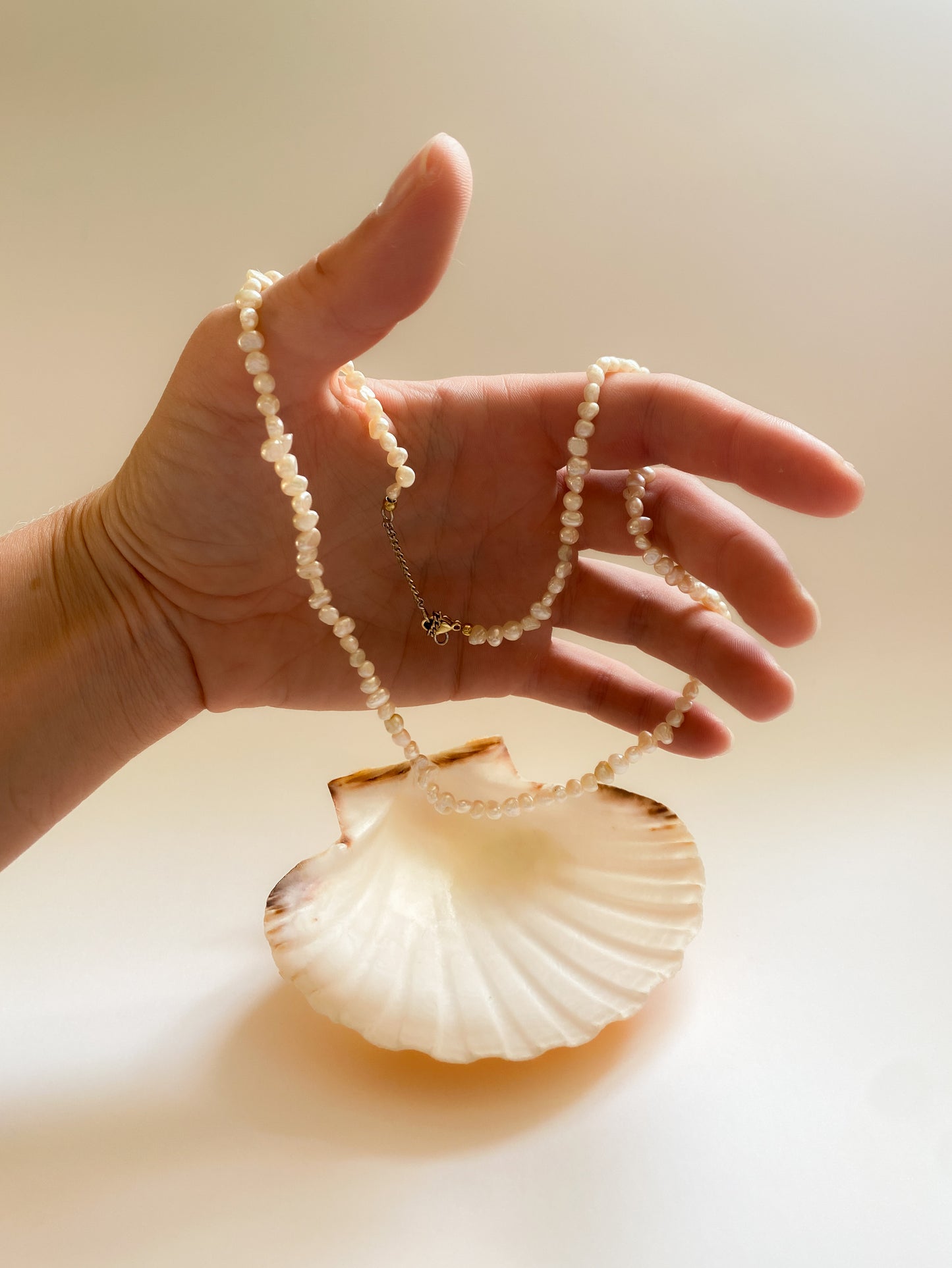 Halo Pearl Necklace – White